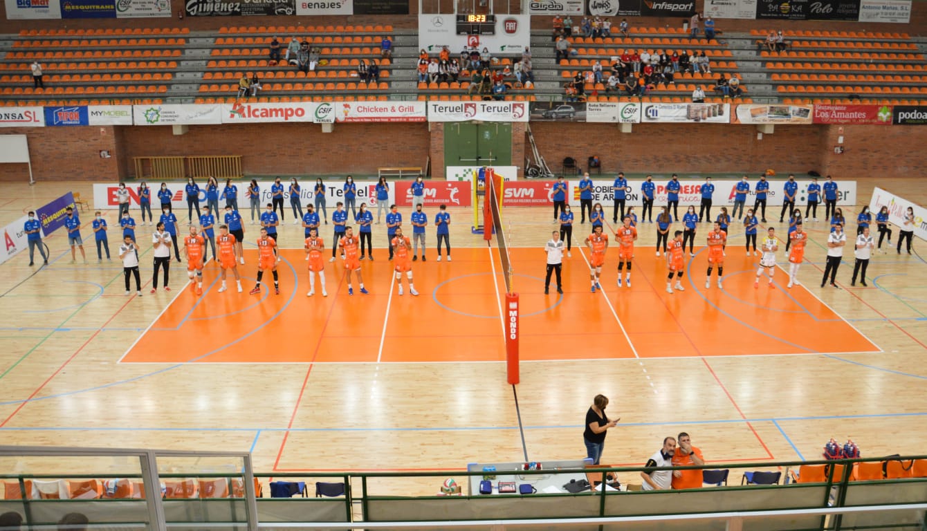 El  Club Voleibol Teruel presenta a su afición a todos sus equipos