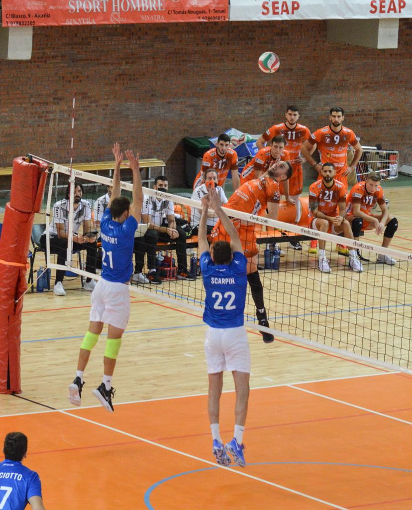 Melilla Sport Capital logra una trabajada victoria ante el Club Voleibol Teruel